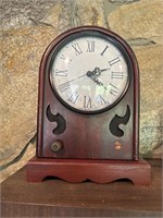 Mantel Clock battery operated