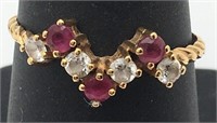 18k Gold Ring With Clear And Pink Stones
