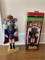 Large mouse nutcracker in box