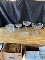 Fruit bowls and pedestal dishes,
