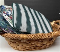 Basket with 4 Seat Cushions