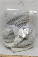 F4) NEW BABY BLANKET, GREAT GIFT IDEA!