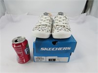 Skechers, souliers neufs pour femme gr 7.5