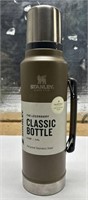 $90 STANLEY 48oz 1.5QT Legendary Classic Bottle