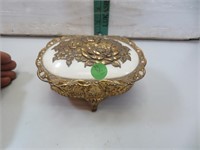 Vtg Jewelry Box (metal with legs) Flower Design