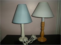 2 table Lamps, Tallest 20 inches