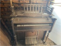 Chicago Cottage Antique Organ