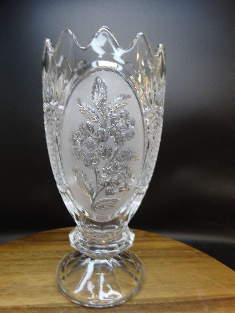 Elegant Vintage Heavy Leaded Crystal 10" x 5" Vase