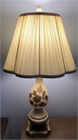 MID CENTURY CREAM TABLE LAMP