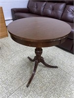 WOODEN ROUND CLAW FOOT TABLE (24" DIAMETER, 26"