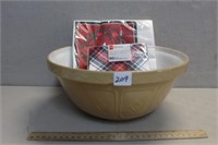 GREAT ENGLISH YELLOWARE MIXING BOWL & MORE