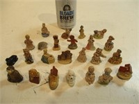 24 Figurines Wade Made in England