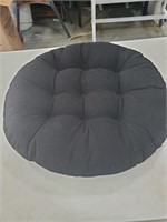 22 in Black cushion