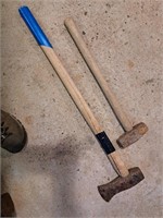 Splitting axe and sledge hammer