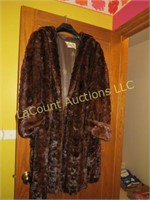 vintage womens fur coat from heads only