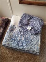 Blue/ White Quilted Design Bed Cover