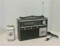 Vintage Radio Appears To Work