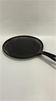 Antique cast-iron griddle with Grate Mark