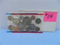 1976 P/D UNC Mint Sets
