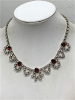 VINTAGE GLASS STONE NECKLACE