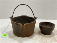 RCBS CAST IRON LEAD POT WITH SMALL CAST IRON BOWL
