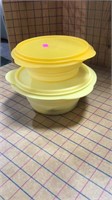 New two-piece lot Tupperware collapsible bowls