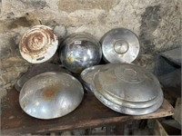 COLLECTION OF SINGLE CLASSIC CAR HUBCAPS