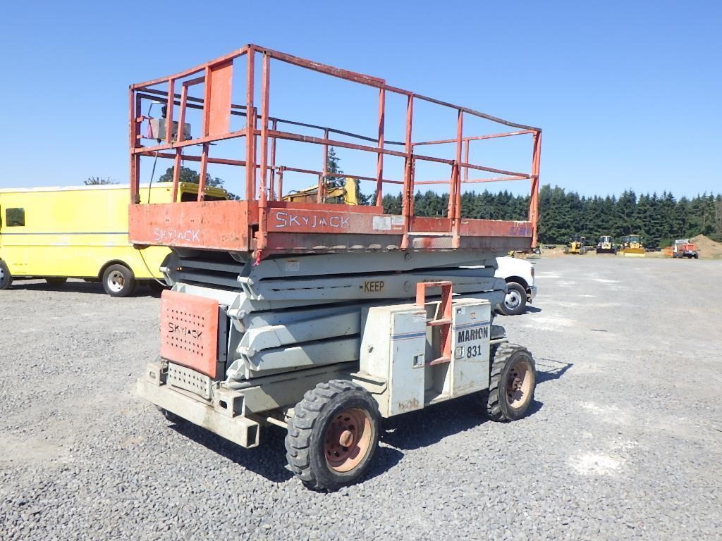 1999 Skyjack SJ8841 Scissor Lift