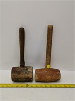 2 wooden mallets