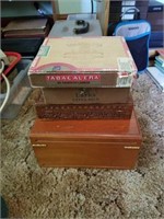 Lot of 4 wooden boxes.