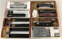 8 Boxes Walthers Train Cars & Accessories