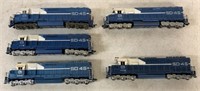 5 HO Train Engines SD-45