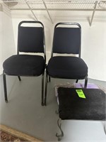 2qty Stacking Chairs, Ottoman & Blankets