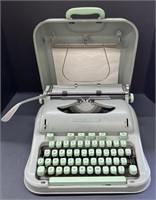 (AC) Vintage Hermes 3000 Typewriter With Lid,