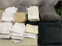 Large Lot of Asst’d Size Towels Like New