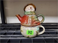 Snowman teapot