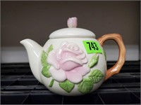 Rose teapot