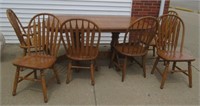 Oak table with (6) chairs and leaf. Table