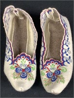 Embroidered Wool Slippers