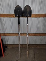 2 WOOD HANDLE SPADE SHOVELS