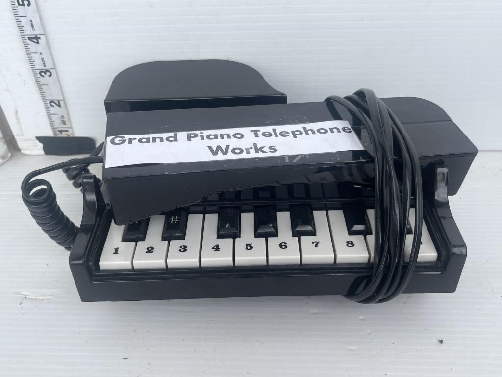 Grand Piano telephone
