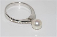 Unusual cultured pearl ring