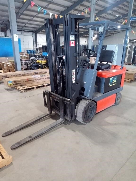 Toyota 48 Volt Electric Forklift & Charg