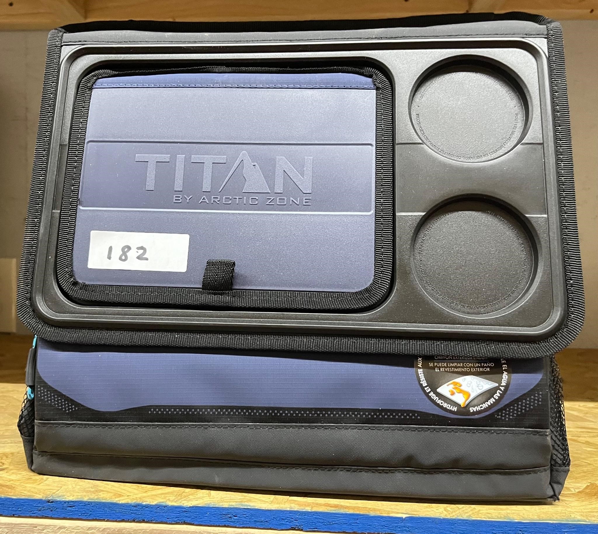 Titan Cooler, w Two Cup Holders