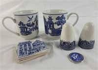 Misc. blue Willow China incl. Coasters