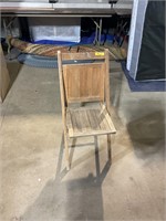 Vtg wooden folding chair