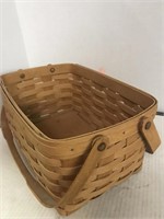 Longaberger basket. Swing handle. 12x8x6