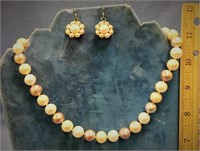 Choice on 2 (25-26): 14" Fresh water pearl necklac