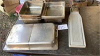 Serving trays with 1 lid, fish cleaning gripper