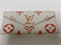 Wallet marked Louis Vuitton, New Cream Large